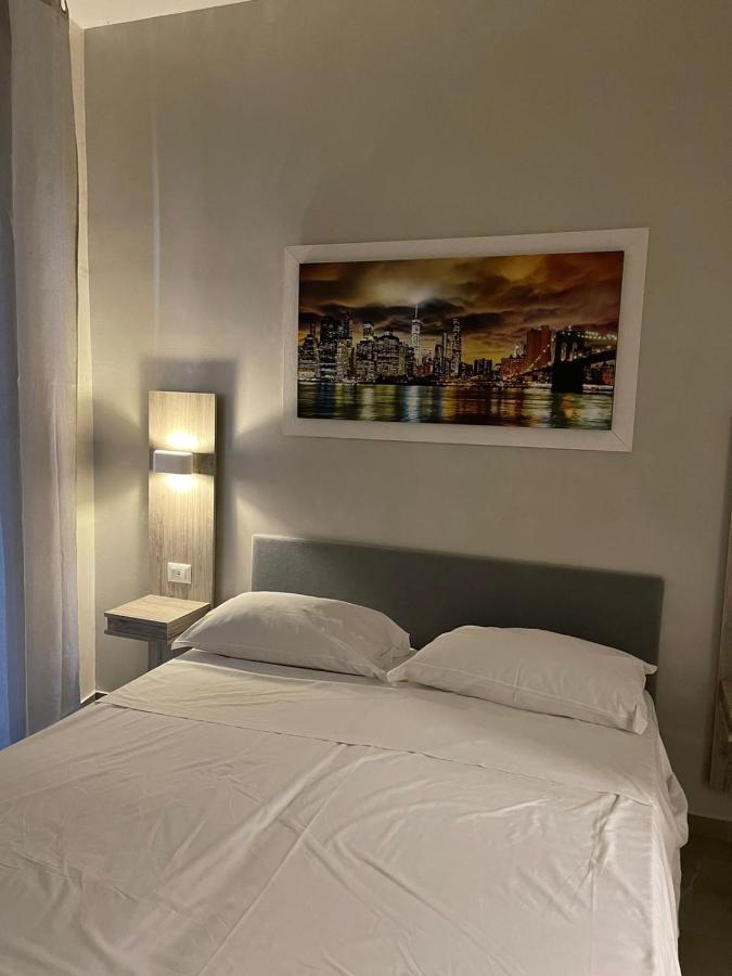 Hotel La Pace Napels Buitenkant foto
