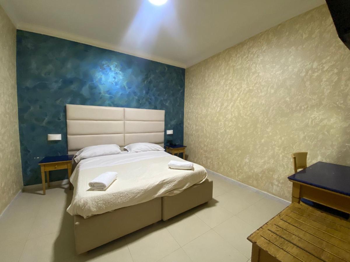 Hotel La Pace Napels Buitenkant foto