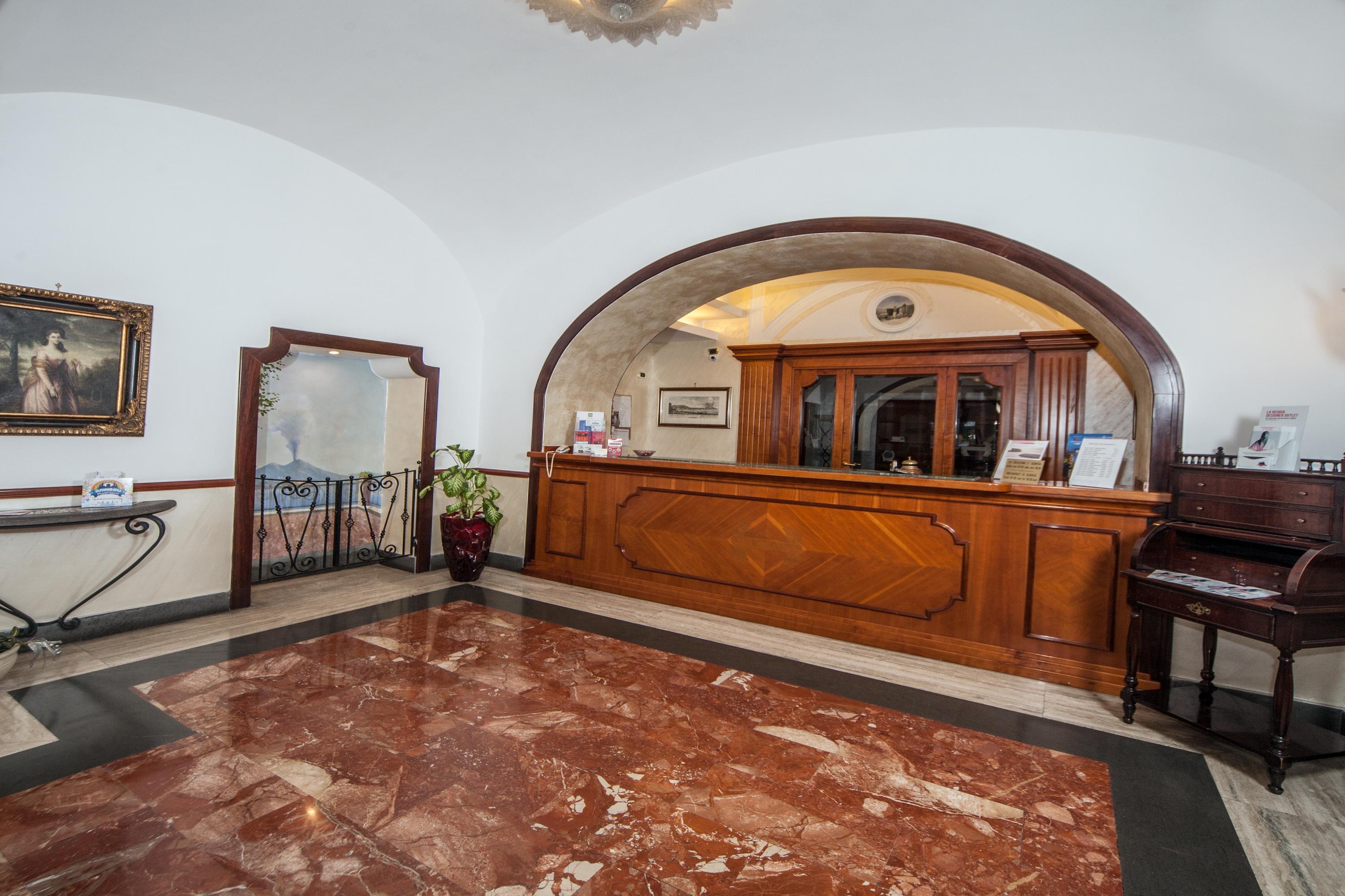 Hotel La Pace Napels Buitenkant foto