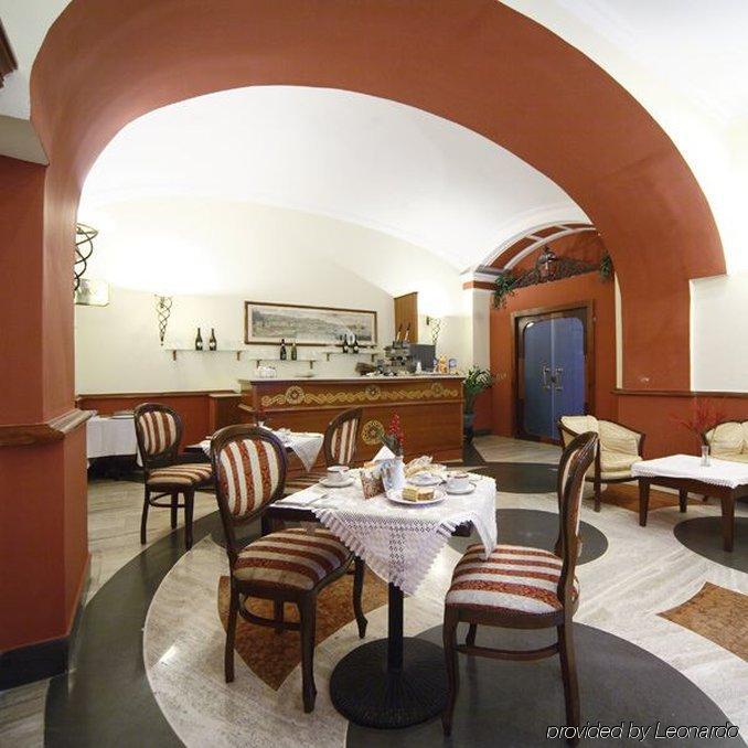 Hotel La Pace Napels Restaurant foto