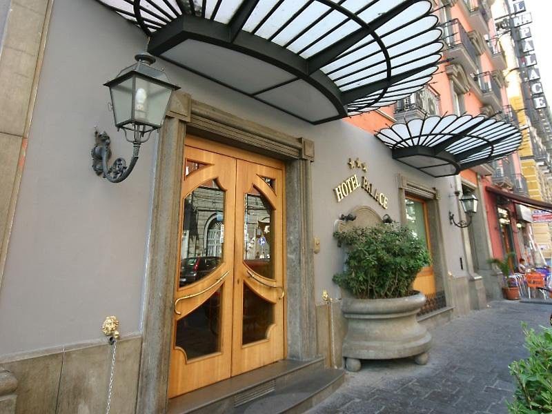 Hotel La Pace Napels Buitenkant foto