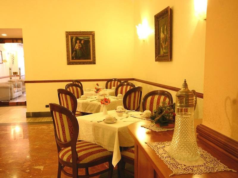 Hotel La Pace Napels Buitenkant foto