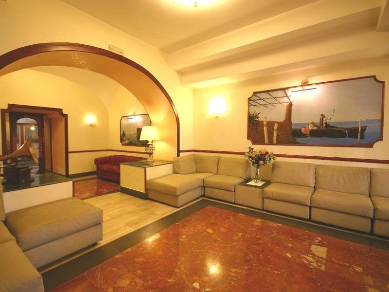 Hotel La Pace Napels Buitenkant foto