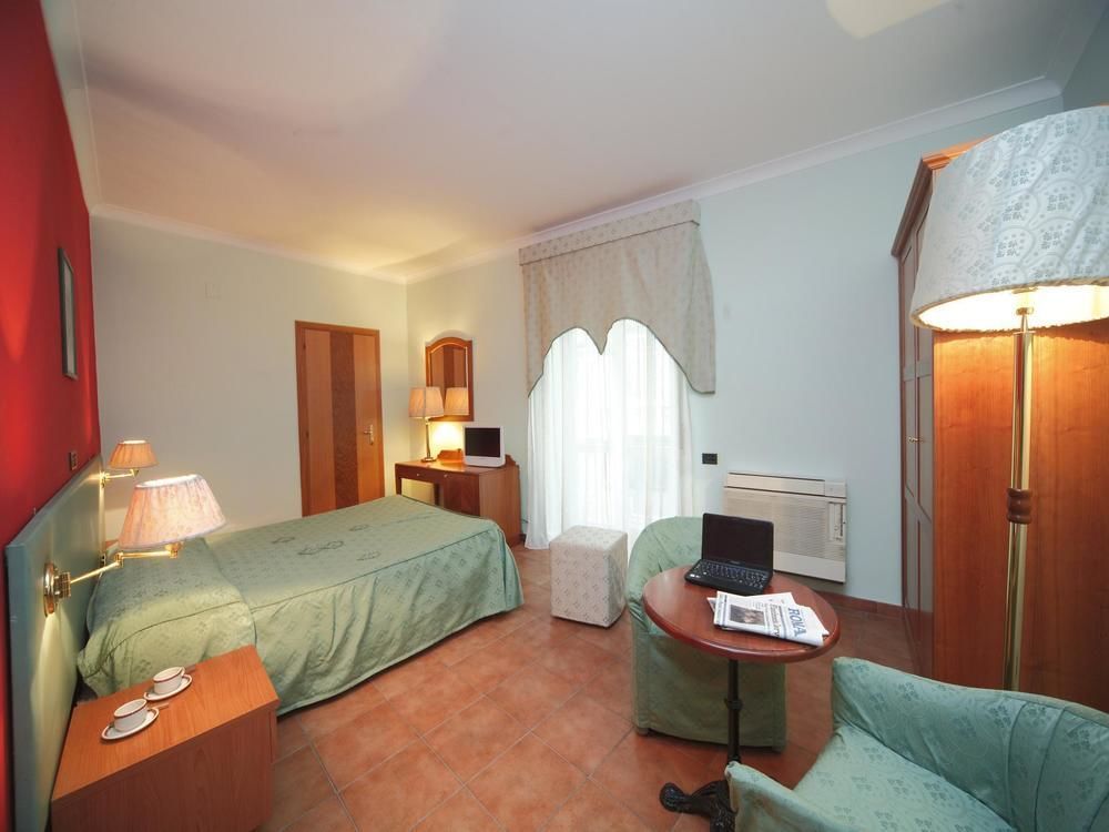 Hotel La Pace Napels Buitenkant foto