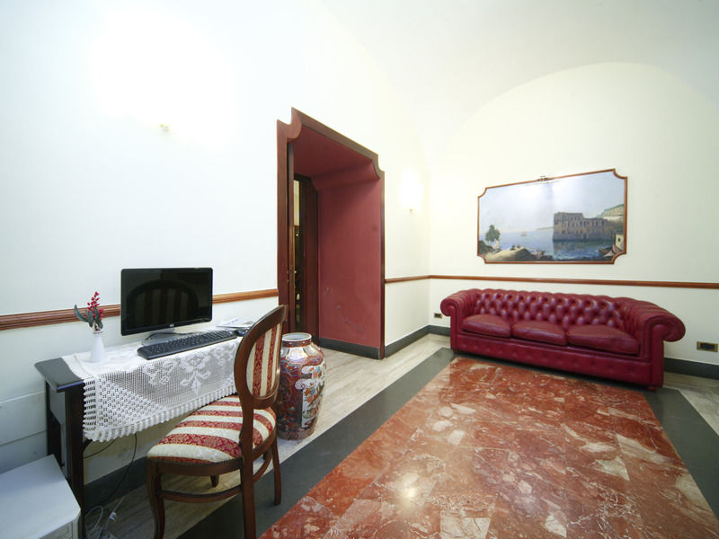 Hotel La Pace Napels Buitenkant foto