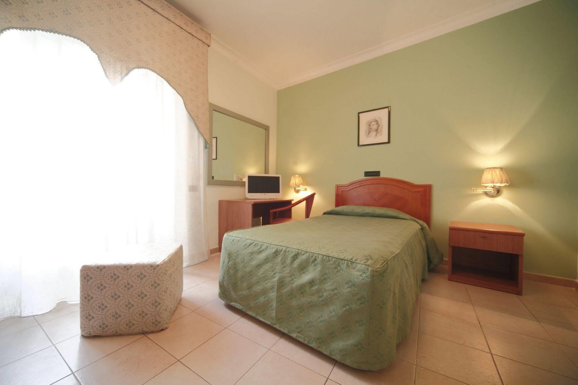 Hotel La Pace Napels Buitenkant foto