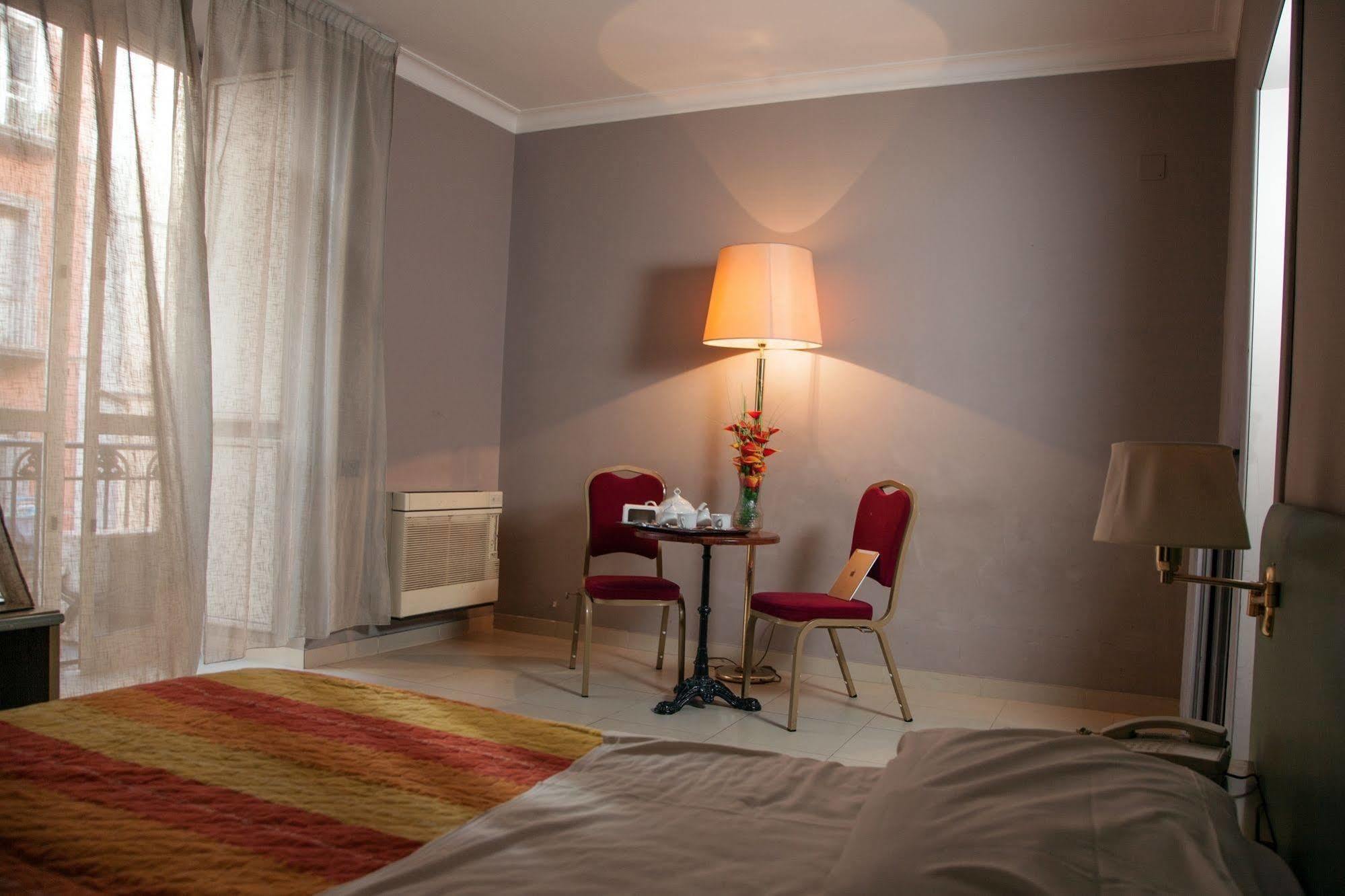 Hotel La Pace Napels Buitenkant foto