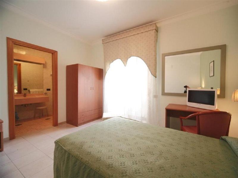 Hotel La Pace Napels Buitenkant foto